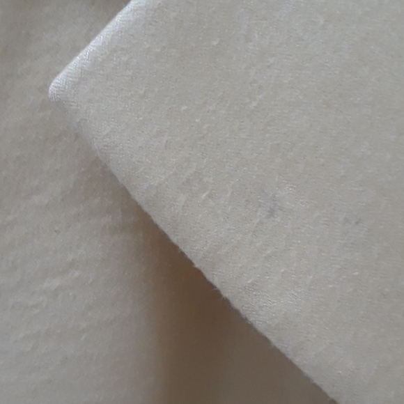 AKRIS..FLAW..FLAW..FLAW..SIZE 4..Cashmere/silk - Picture 7 of 8